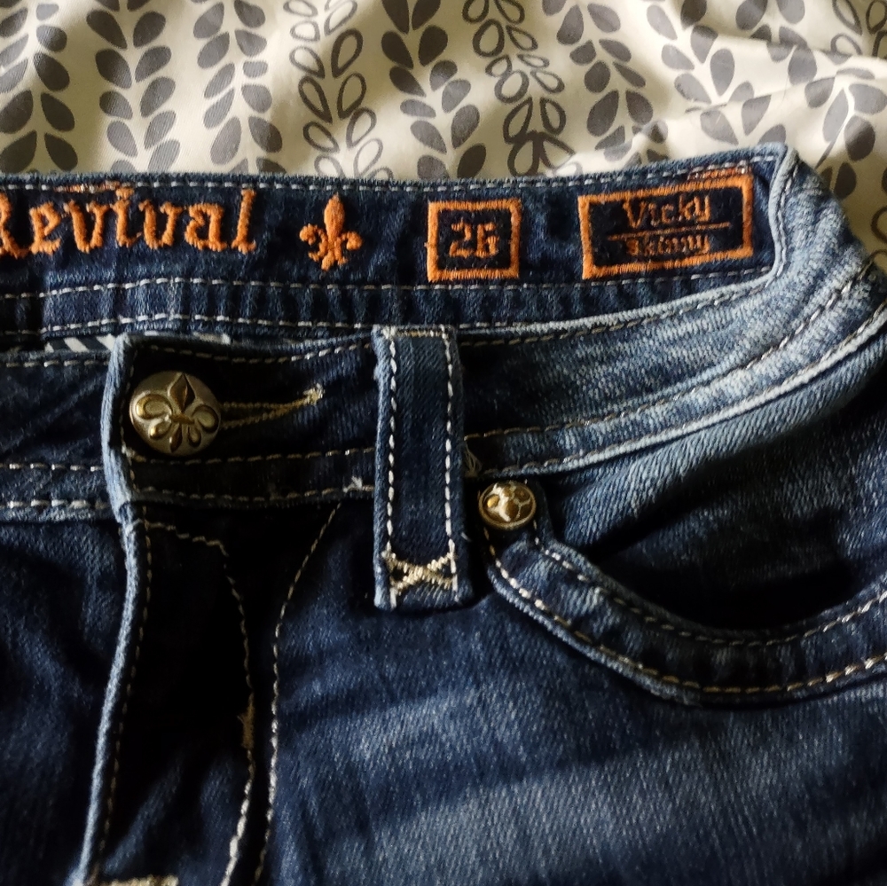 Rock revival  vicky skinny
